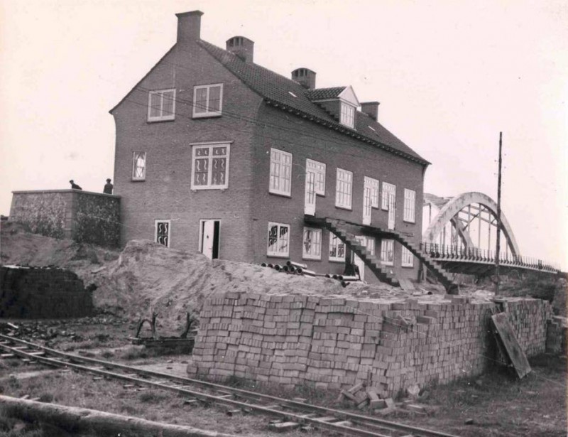 Bruggenmorsweg 1942 dienstwoningen rioolwaterzuivering.jpg