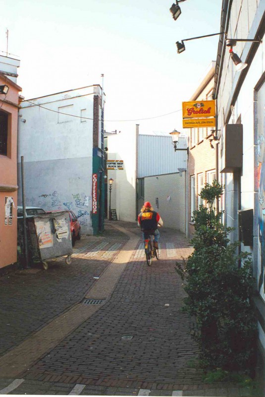 Stadsgravenstraat 1995 Tussen de Marktstraat en de Bolwerkstraat Swingcafe Ein-Stein.jpg