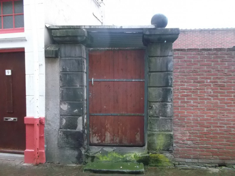 Walstraat poort dec. 2012.JPG