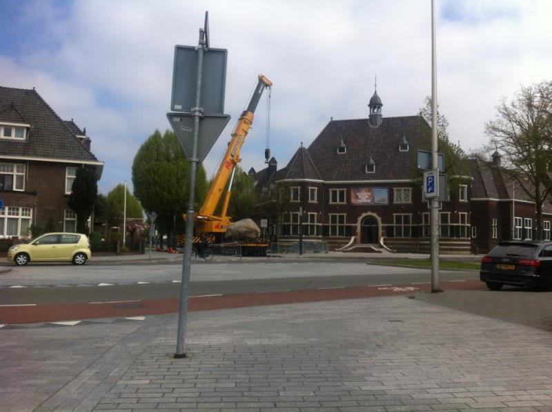 Zwerfkei wordt terug geplaatst