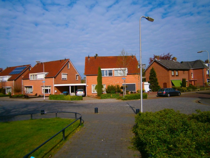 Dennenweg hoek Zweringsweg vroeger stond hier sigarenwinkel Nieuwe Weme.JPG