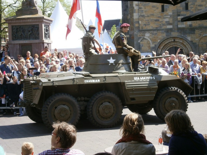 Oude Markt bevrijdingsparade 5-5-2015 (2).JPG