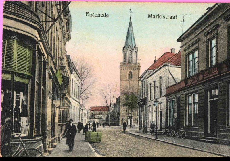 Marktstraat . Zicht richting Markt. 1904.jpg