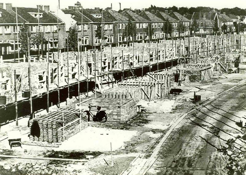 Zweringweg 1946 bouw duplexwoningen.jpg