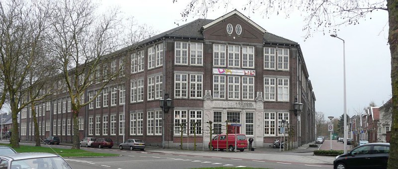 Appartementen en mogelijk winkels in Ambachtsschool.jpg