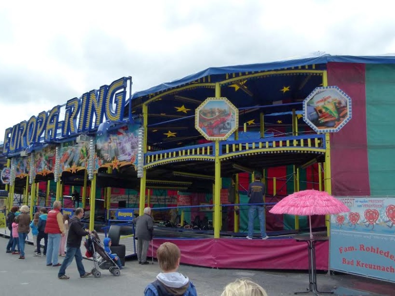 180 meter kartbaan is topattractie op Halloweenkermis.jpg