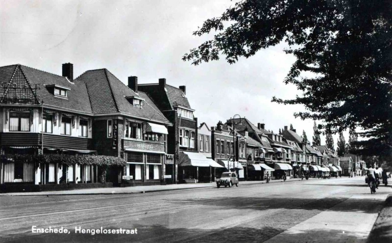 Hengelosestraat 1960 T.h.v. Westerstraat, richting centrum, met links het Parkhotel.jpg