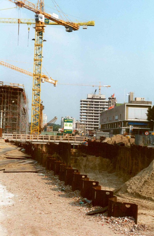 H.J. van Heekplein feb. 2001 Bouw parkeergarage  -kelder.jpg