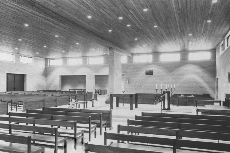 Het Leunenberg 588 Verrijzeniskerk interieur opname 1968  (3).jpg