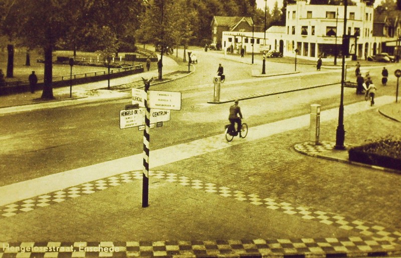 Hengelosestraat garage Roeloffzen 1983.JPG