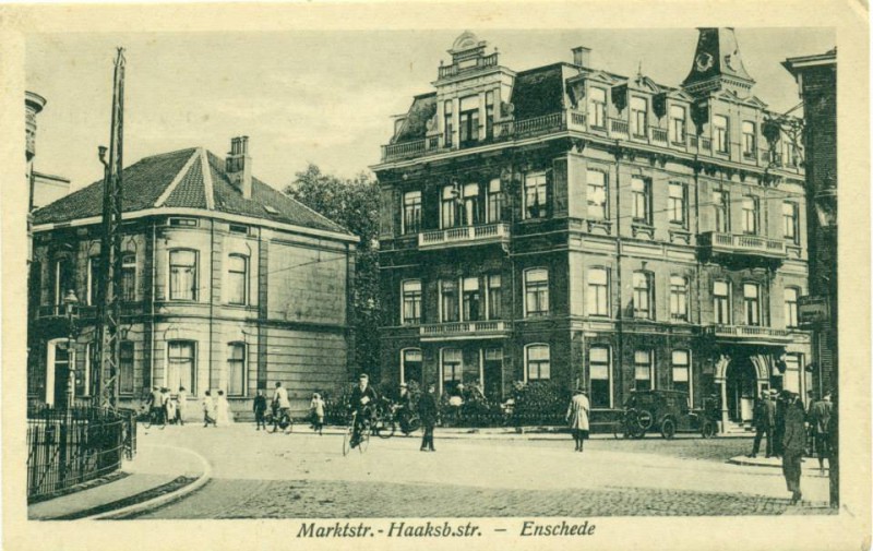 Haaksbergerstraat met Marktstraat en Hotel de Graaff.jpg