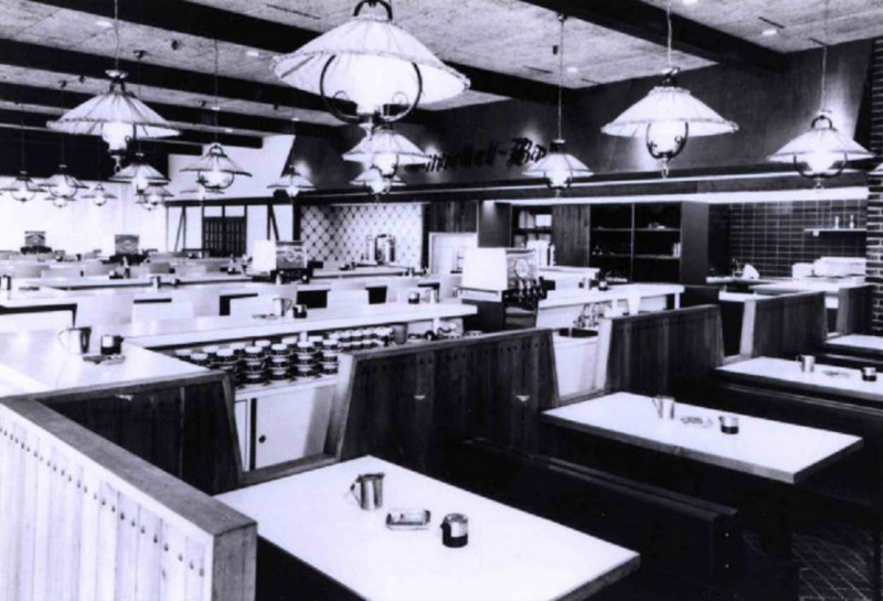 Boulevard interieur Vroom & Dreesmann lunchroom.jpg