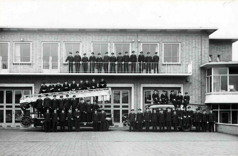 Fortuinplein. T.g.v. 75-jarig bestaan college hoofdbrandmeesters jan. 1960.jpg