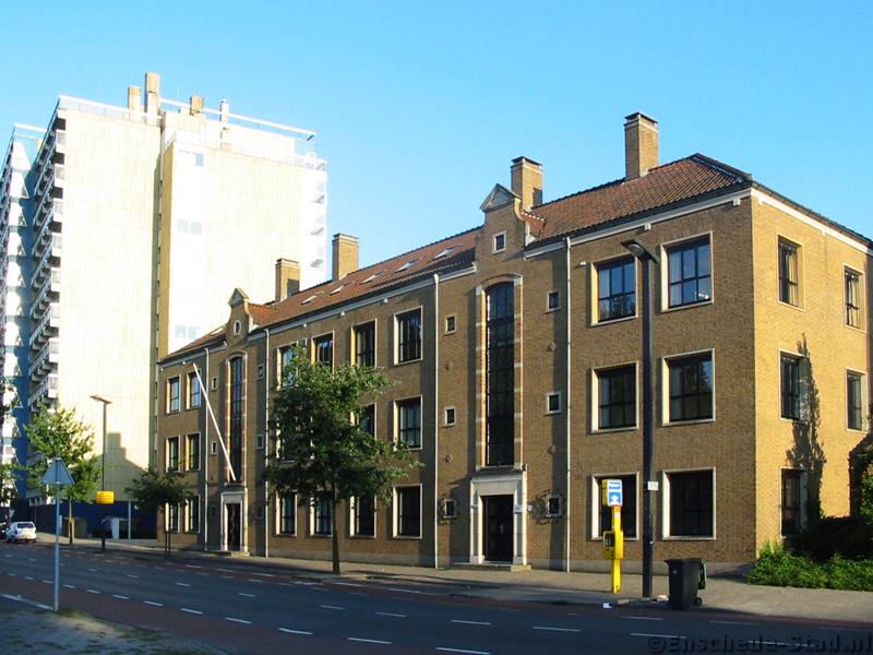 Hengelosestraat vroeger kantoor schoenenfabriek Fa. Bervoets, later Huisvestingbureau, Pedagogisch Centrum.jpg