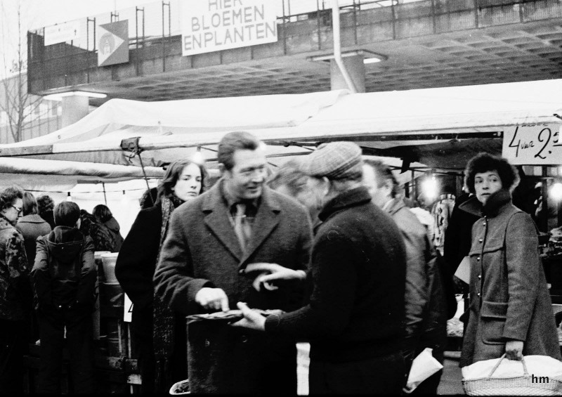 van Heekplein Markt Oude Klanderij visboer Arie Rillman.jpg