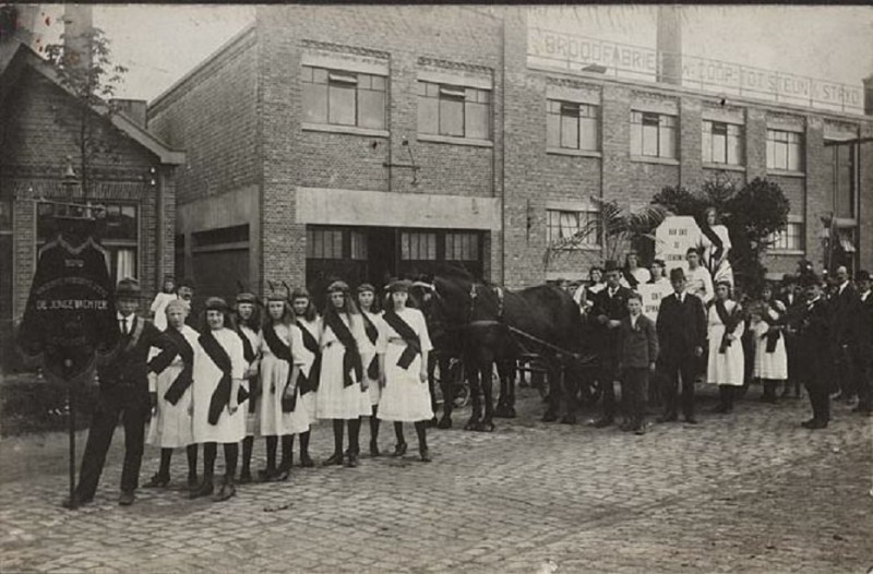 Zuiderspoorstraat 31Broodfabriek Tot Steun in de Strijd.jpg