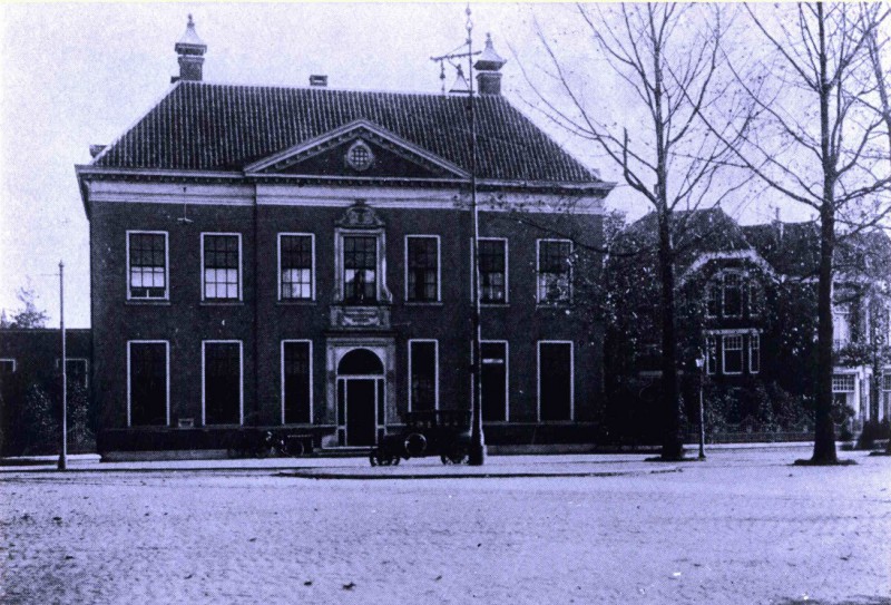 Hoedemakersplein 1920 Zicht op villa Twentsche Bank.jpg