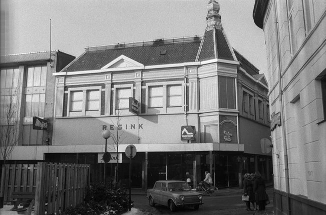Marktstraat Resink vroeger pand Gebr. ter Hofstedde.jpg