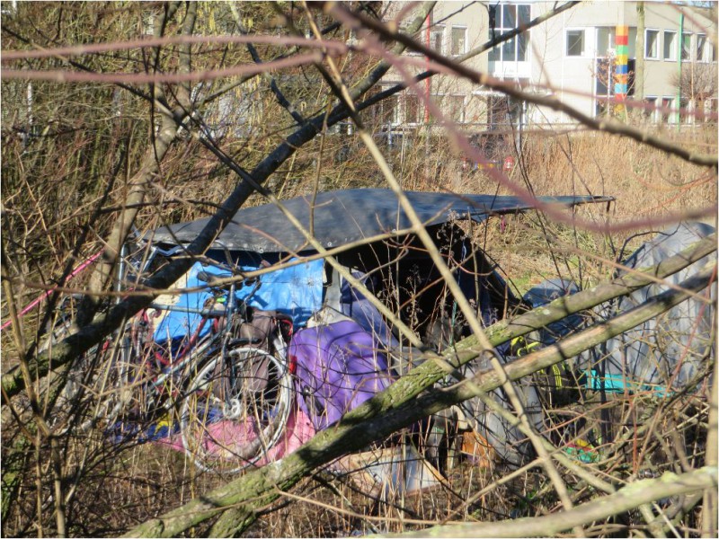 Getfertsingel braakliggend terrein t.o. voorm.Dagblad Tubantia met riante camping.JPG