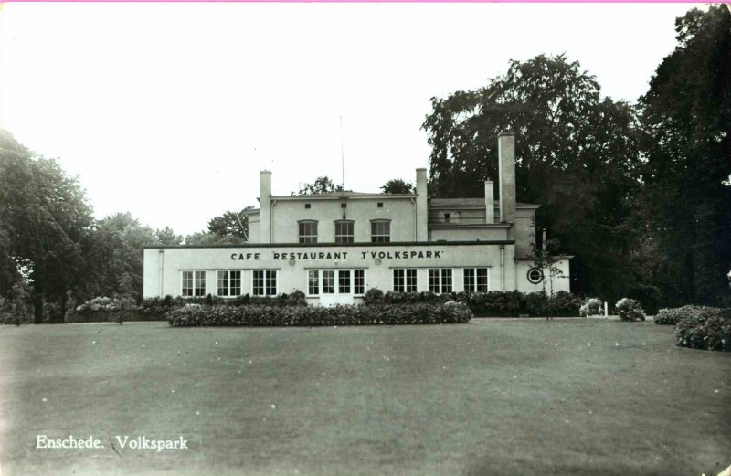 Parkweg 1950 Zicht op het Volksparkrestaurant..jpg