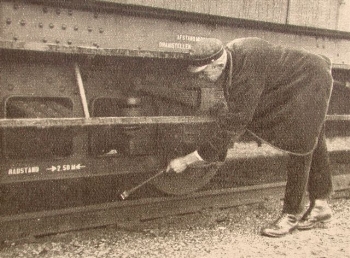 Herschaalde kopie van foto spoor onderhoud ensch 1939.jpg