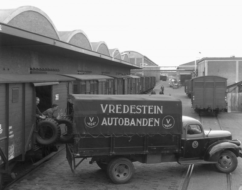 Vredestein omstreeks 1950.jpg
