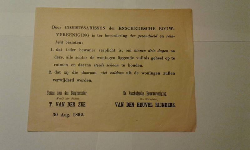 Enschedesche Bouwvereeniging 1892 vuilnis opruimen.jpg