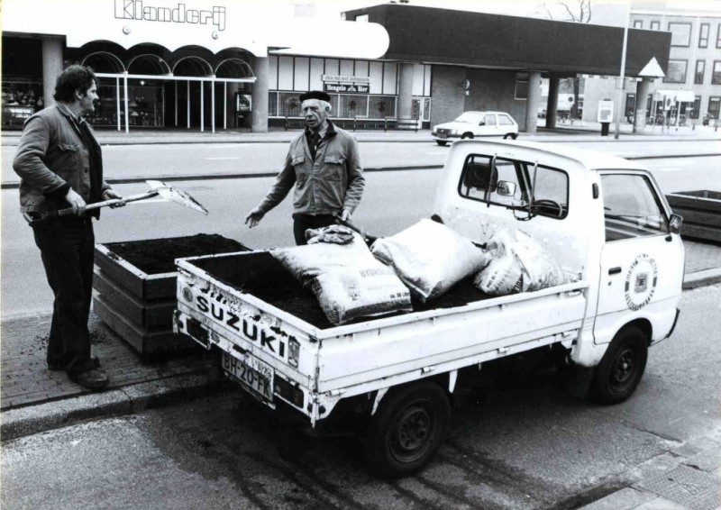 Oldenzaalsestraat 1966 De Klanderij met chinees indisch restaureant Indrapoera.jpg