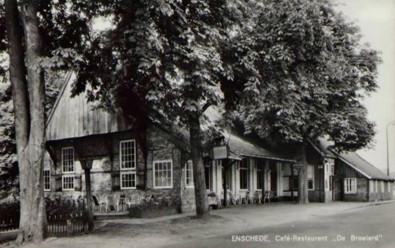 Hengelosestraat cafe restaurant De Broeierd.jpg