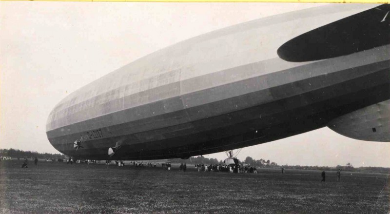 Vliegveld Bezoek van de Graf Zeppelin aan Twente.jpg