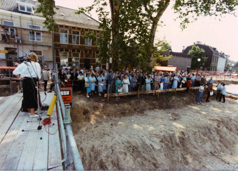 Noorderhagen 20-6-1986 Publieke belangstelling bij start bouw Muziekcentrum.jpg
