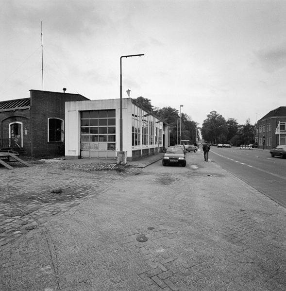 Hengelosestraat Fina tankstation Rechts het pand van Snuverink-Twepa..hoek Boddenkampstraat.jpg