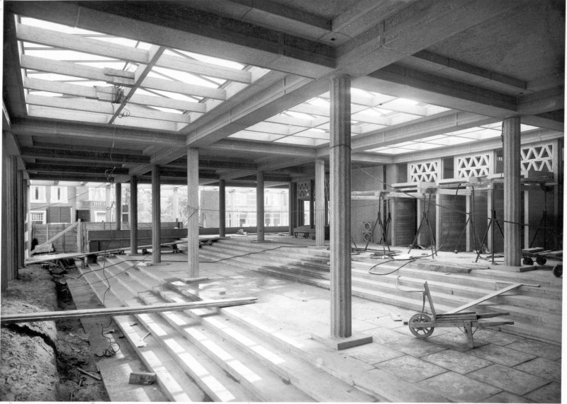 000491.jpg (265.2 KiB) 11429 keer bekeken Hoofdingang