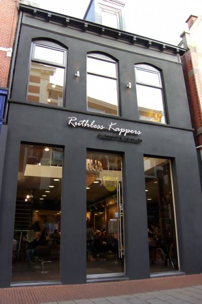 Haverstraatpassage 22 kapper Ruthless.jpg
