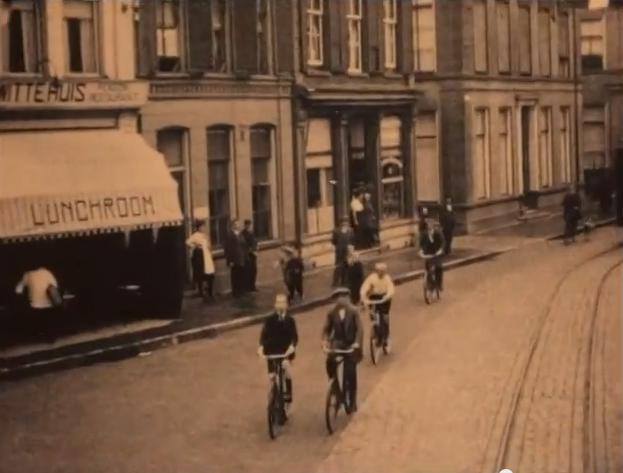 Langestraat richting Markt Hotel Het Witte Huis.jpg