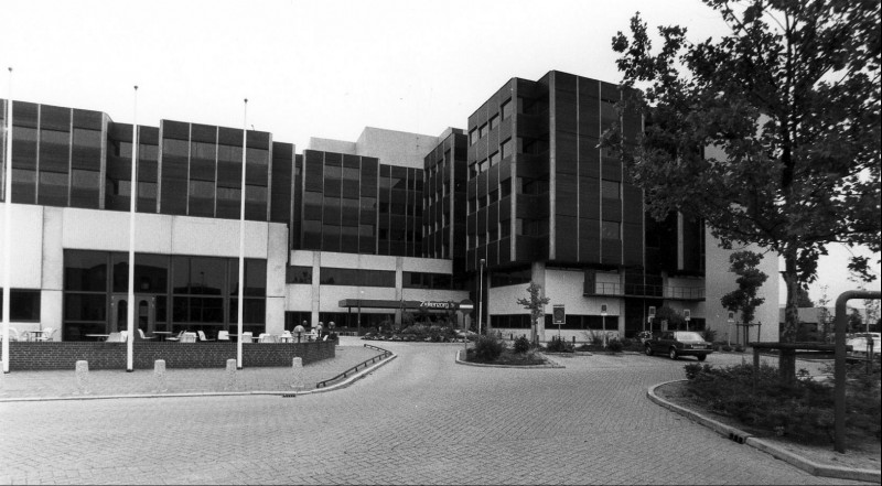 Haaksbergerstraat Hoofdingang ziekenhuis M.S.T. locatie Haaksbergerstraat Ziekenzorg.jpg