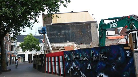 Langestraat sloop Hofpassage juli 2016 waarbij reclame Magasin de Paris weer zichtbaar wordt..jpg