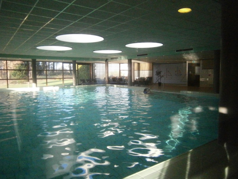 Hotel Boekelo overdekt zwembad 10-1-2016.JPG