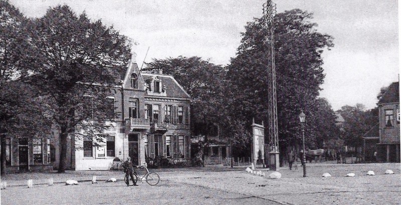 Hengelosestraat gemeentehuis Lonneker 1910.jpg