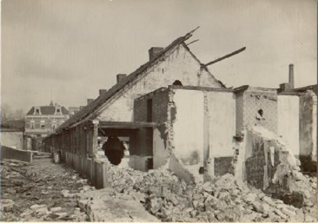 Mauritsstraat afbraak afdakswoningen 1932.jpg