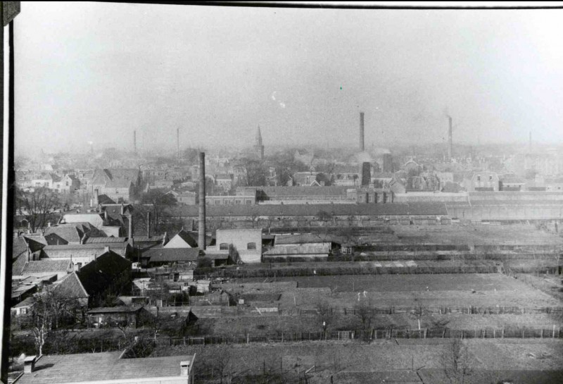 Sebastopol 1925 Gezien vanaf de watertoren met in midden de Sebastopol.jpg