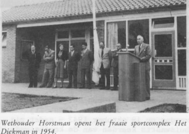 J.J. van Deinselaan Diekmancomplex kantine korfbalvereniging DOS.jpg