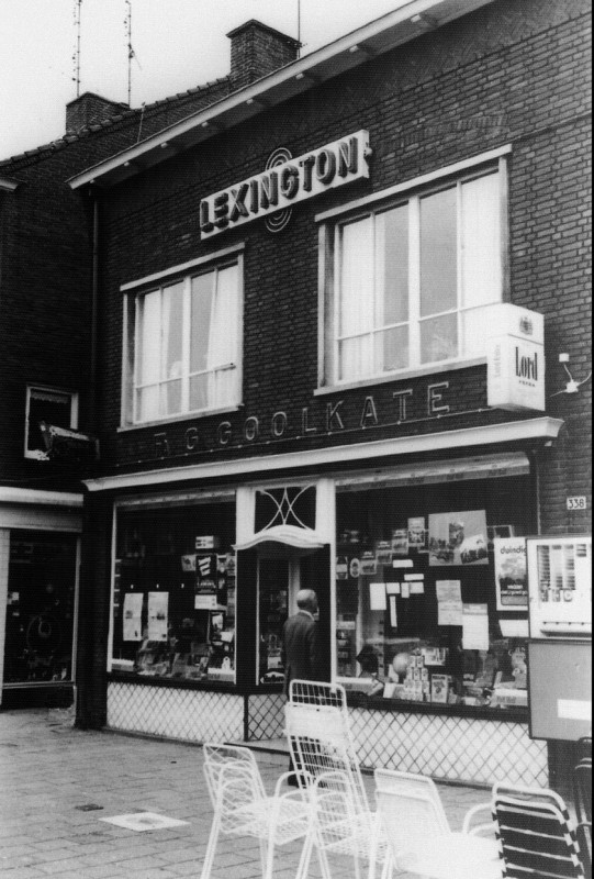 Haaksbergerstraat 1978 Winkel in sigaren en tabek Fa. G. Goolkate. Sigaren- en tabakszaak. Voorstad.jpg