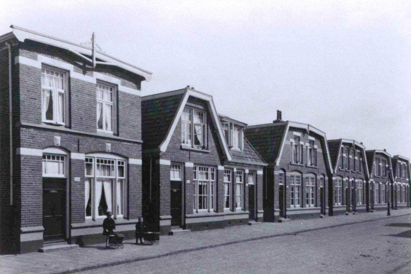 Tubantiastraat 1929 Woningen uit 1910. Vroeger Waterboerweg.jpg