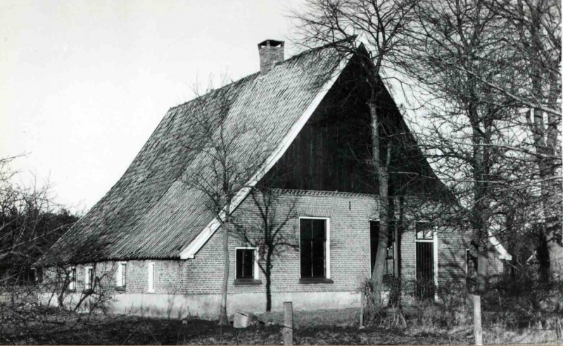 Korhaanweg Zicht op voorzijde boerderij Japink.nov. 1940.jpg