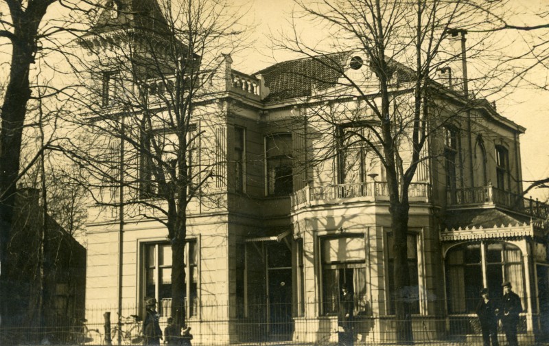 Villa Selker, Hengelosestraat 46 in Enschede..jpg