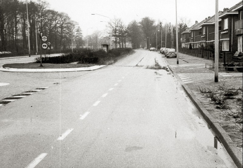 Gronausestraat De wijk Dolphia aan de rechterkant ,uiterst links Hotel Restaurant Dolphia..jpg