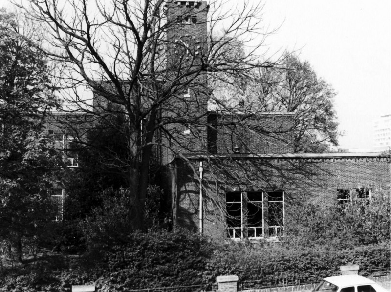 Borneostraat Voormalige Hogere Burgerschool (H.B.S.), later Handelsschool.jpg
