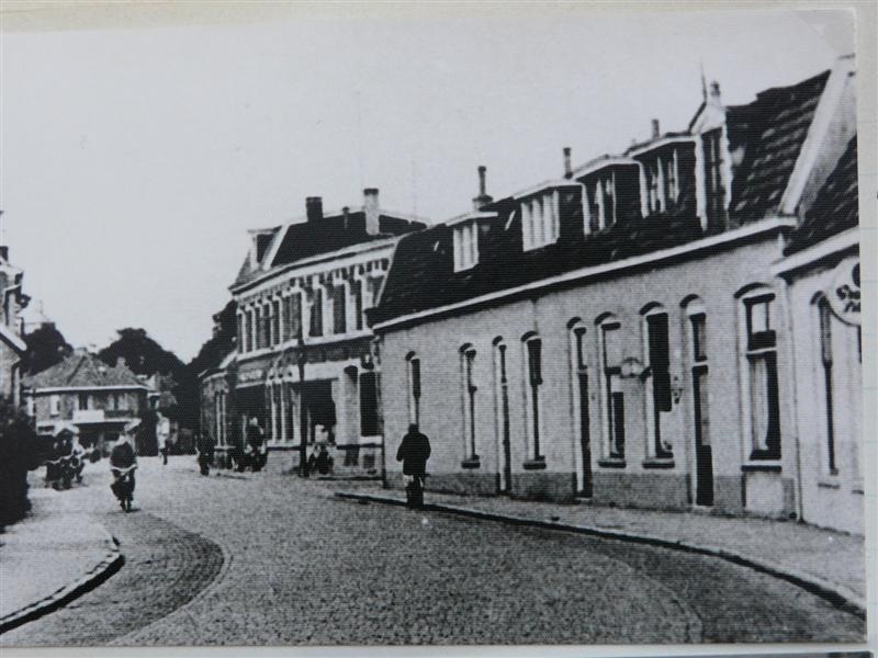 Veenstraat Het steegje op de voorgrond rechts is de ingang van de Gronausedwarsstraat.jpg