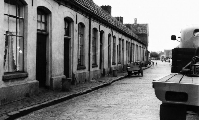 Gronausedwarsstraat 37 met zicht op de Molukkenstraat..jpg